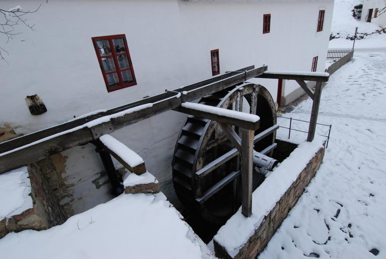 Porcuv Mlyn Hotel Bykovice Buitenkant foto