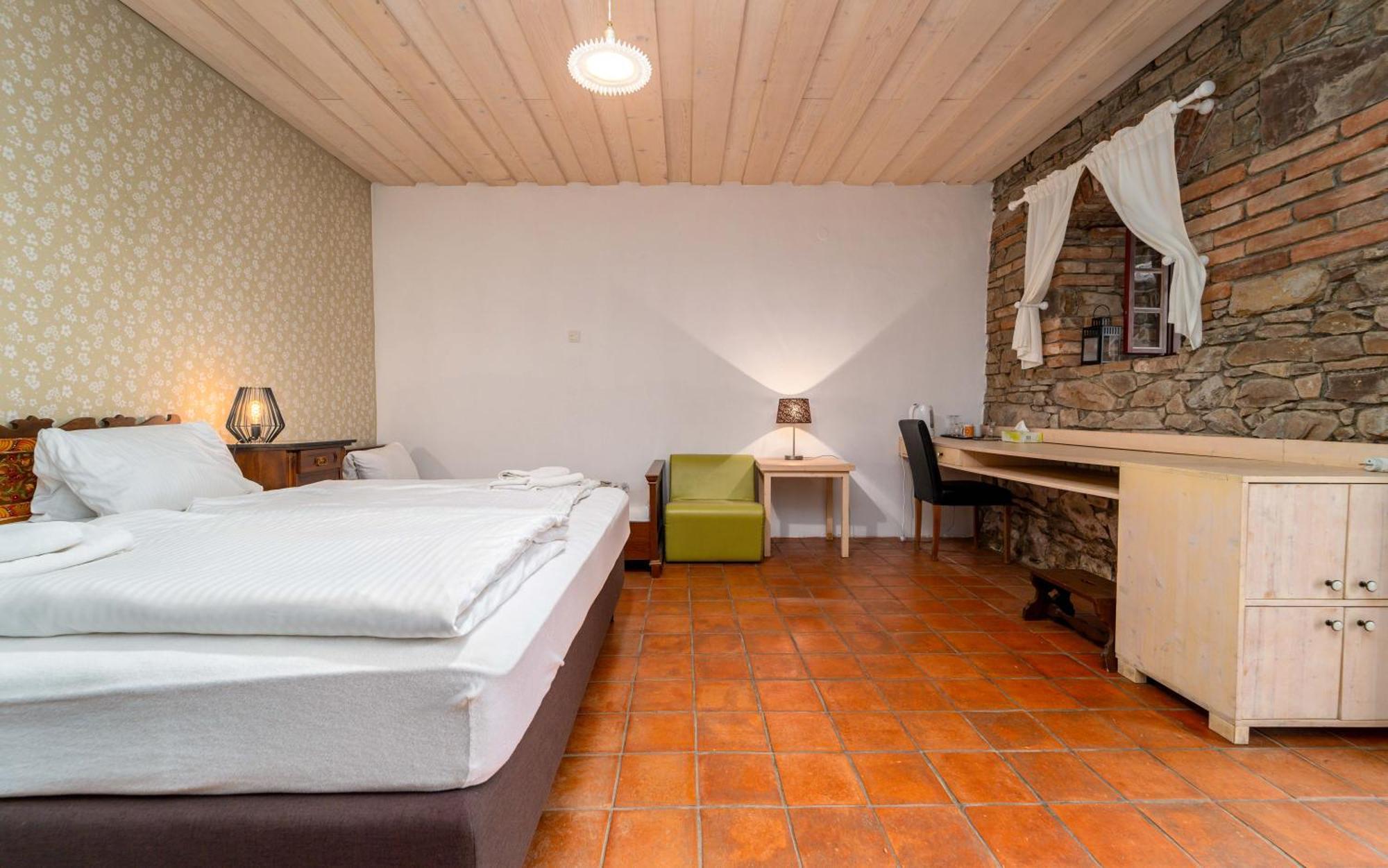 Porcuv Mlyn Hotel Bykovice Buitenkant foto