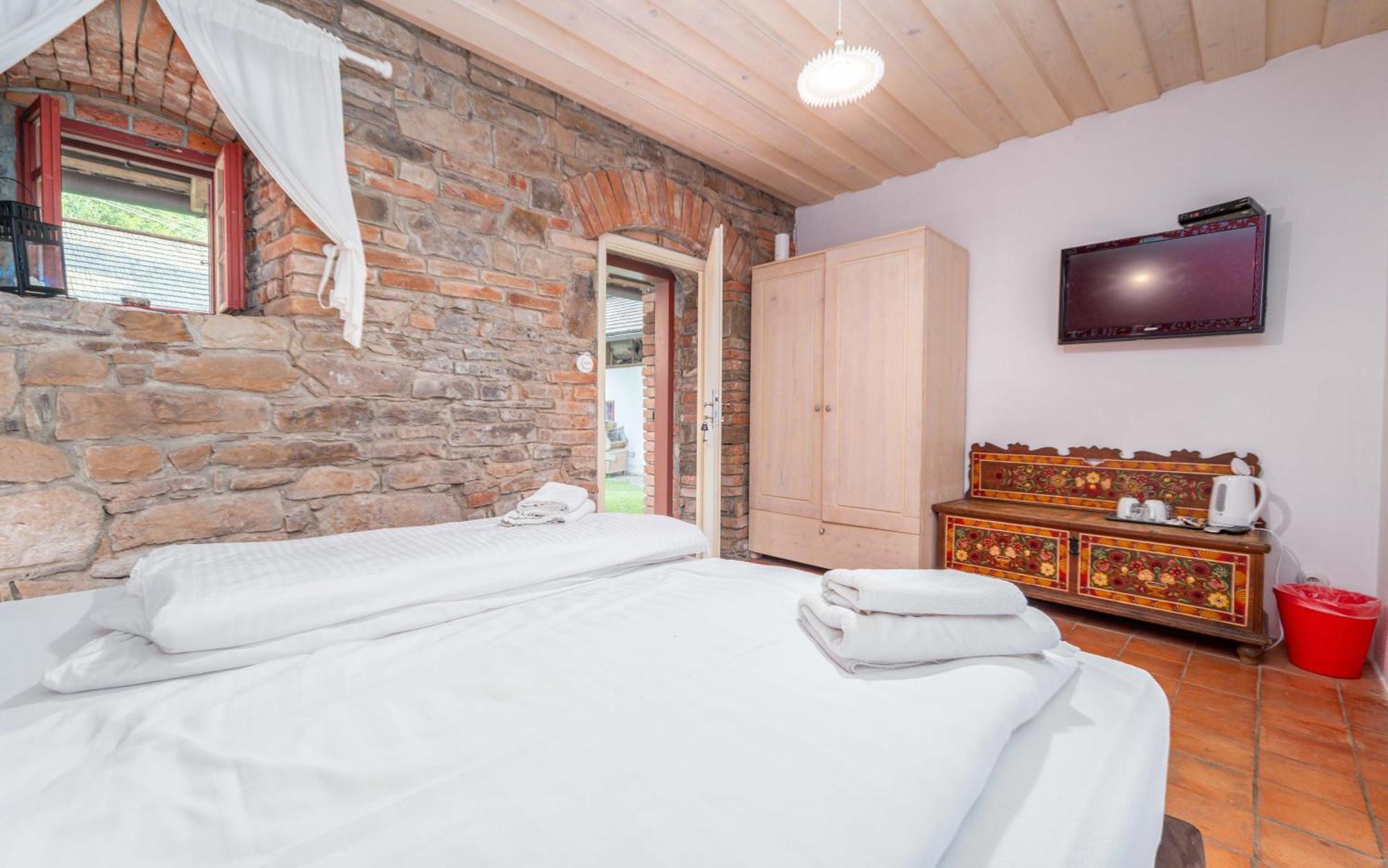 Porcuv Mlyn Hotel Bykovice Buitenkant foto