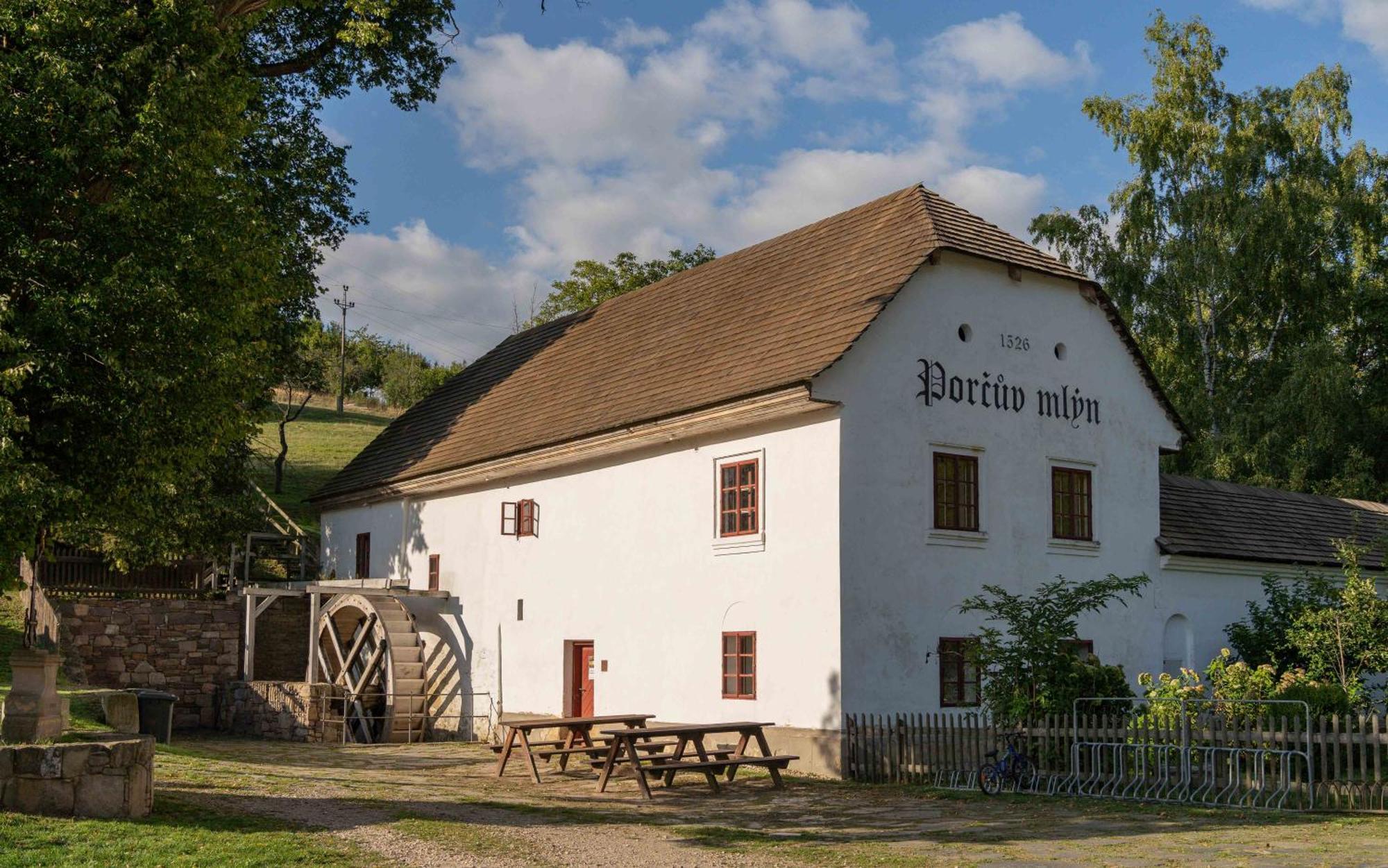 Porcuv Mlyn Hotel Bykovice Buitenkant foto