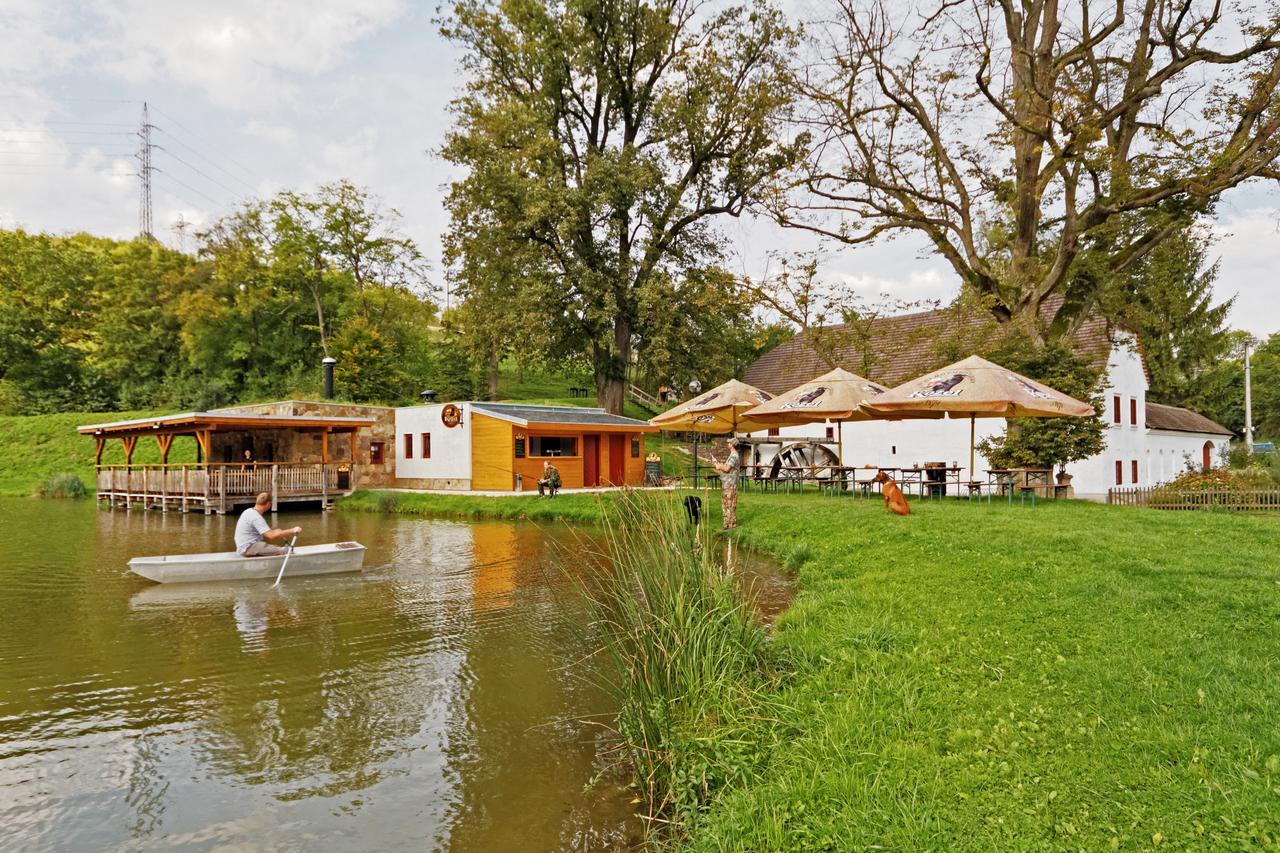 Porcuv Mlyn Hotel Bykovice Buitenkant foto