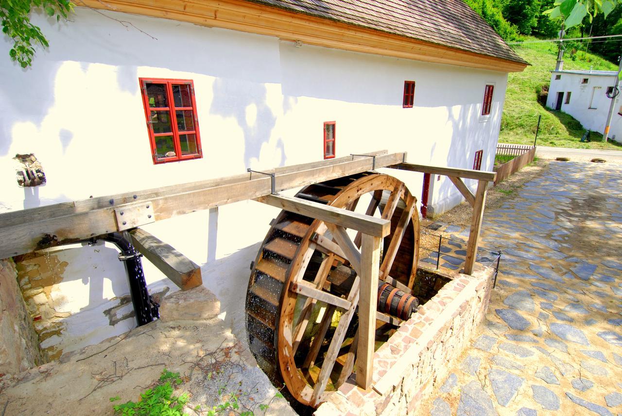 Porcuv Mlyn Hotel Bykovice Buitenkant foto