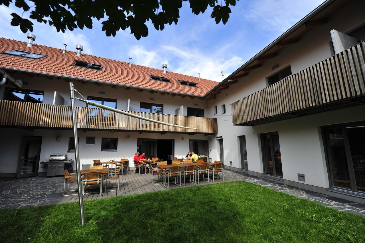 Porcuv Mlyn Hotel Bykovice Buitenkant foto